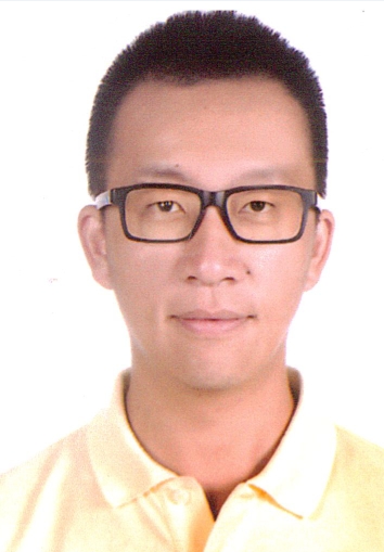 薛　柏新