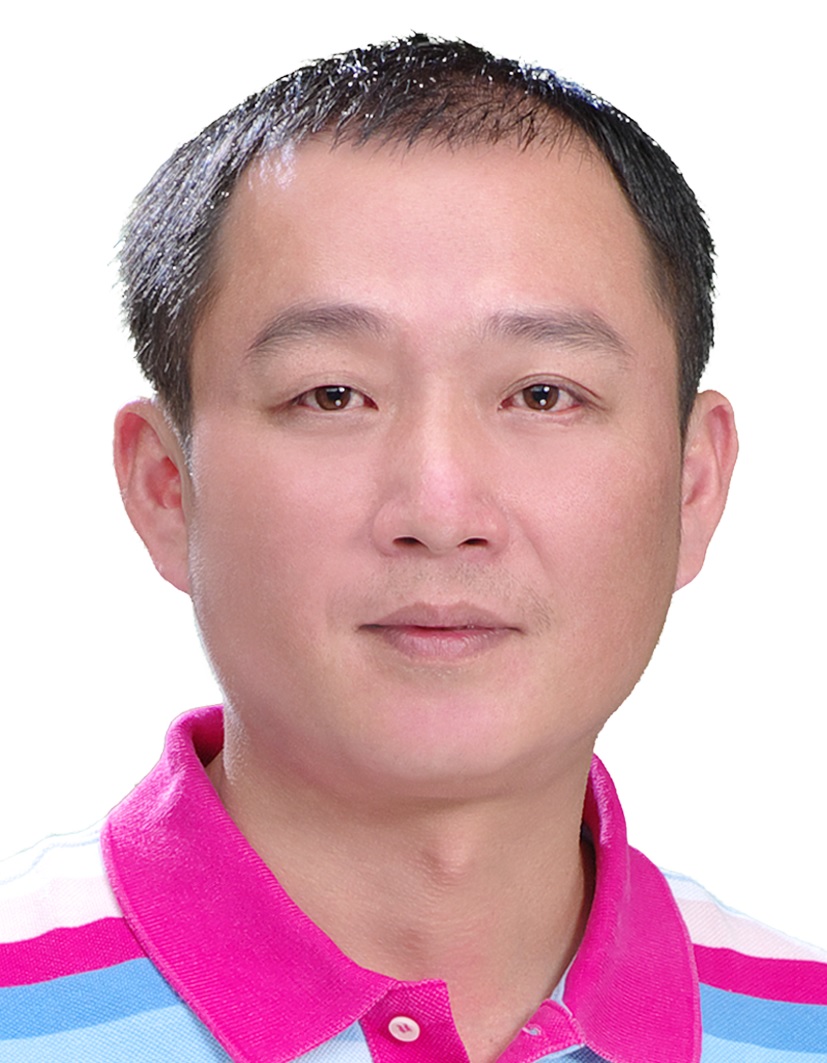 李　榮三