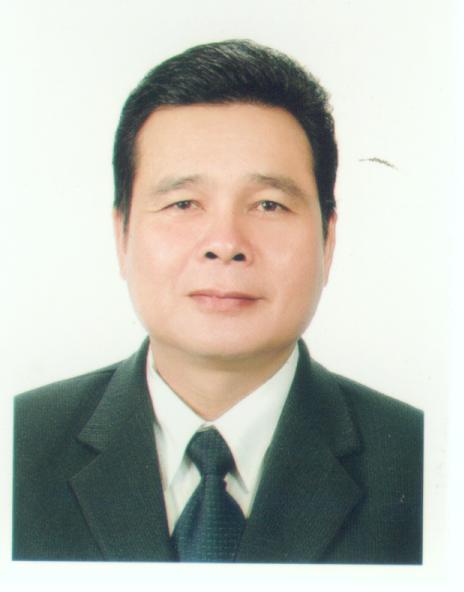 華　國雄