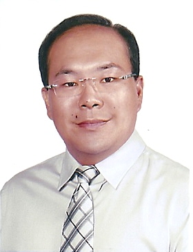 李　信輝