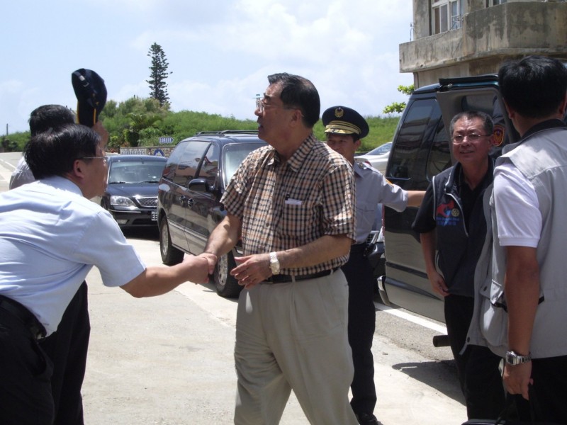 Minister Liao（center）arrived at Husi office ,Penghu.jpg