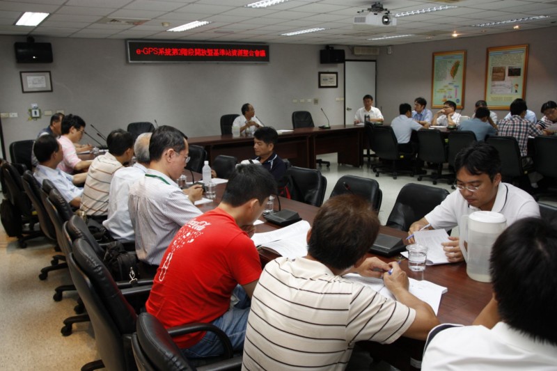 Meeting presided by Mr. Liu Jeng-Lun, the Director of NLSC