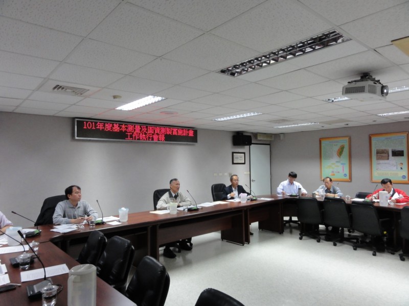 The meeting was co-chaired by Mr. Hsiao, the director of the Department of Land Administration (DLA), MOI, and Mr. Liu, the director of NLSC..jpg