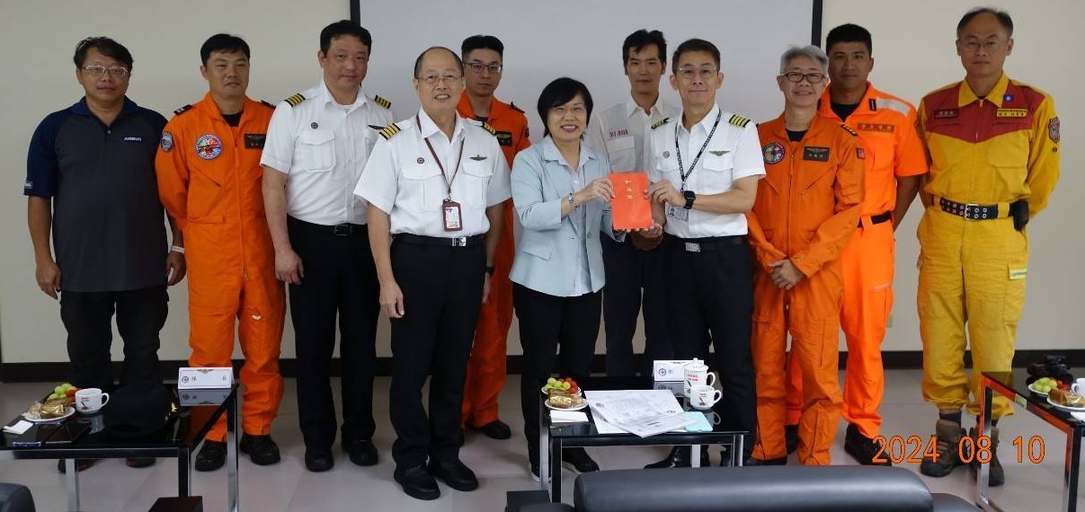 Minister Liu Shih-fang Visits the Third Squadron of the NASC, Awards Additional Bonus Funds to Recognize Contributions