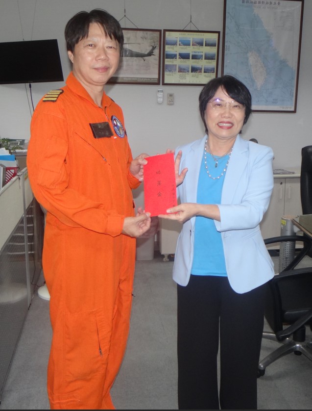 Minister Liu Shih-fang inspected the Airborne Rescue Group aand affirmed its rescue performance