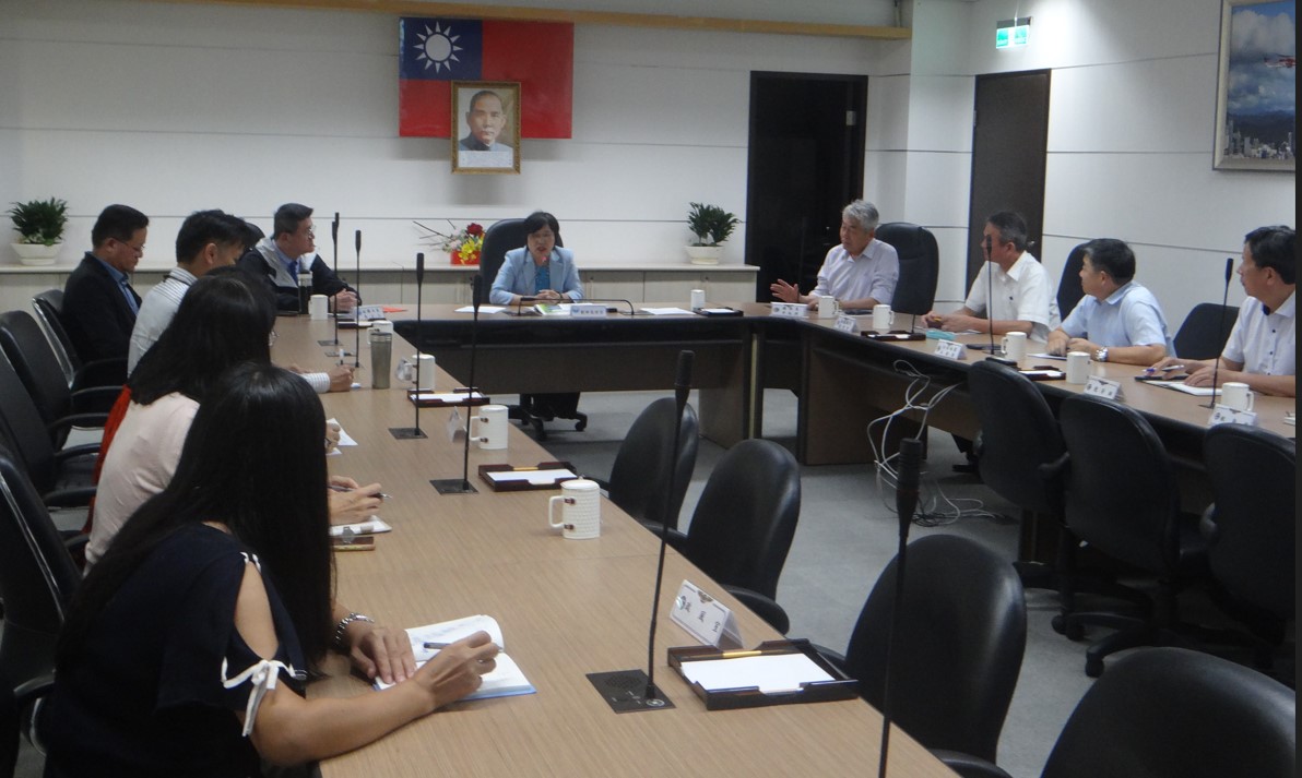 Minister Liu Shih-fang inspected the Airborne Rescue Group aand affirmed its rescue performance